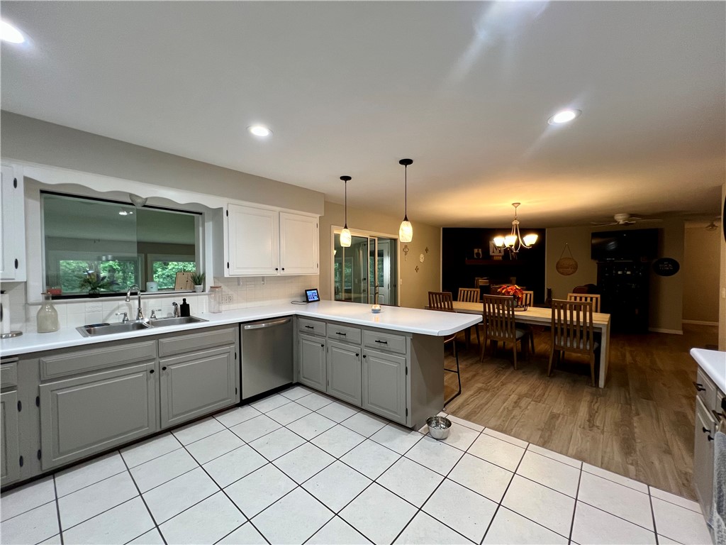 Altons Brush Creek Hls Rogers - Residential