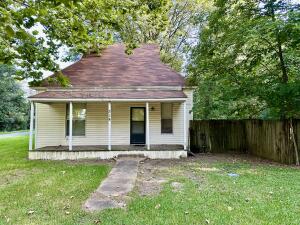 Price Drop! This charming 2-bed, 1-bath historic home on three spacious lots in Ola is back on the market and ready for a cash buyer or owner finance. At 996 sqft, it's an ideal investor opportunity. Enjoy peace of mind with a brand new water heater, all new water and gas lines, and updated sewer lines (2 years old). The roof is also only 2 years old! A large, fenced backyard offers plenty of room to expand or enjoy. Transform this gem ā schedule your showing today! SOLD AS IS