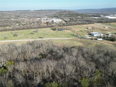 Single Family Residence in Fayetteville AR 3255 Coach Road 8.jpg