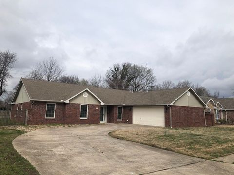 Photo of 802 N 37th Street, Rogers, AR 72756 (MLS # 1333936)