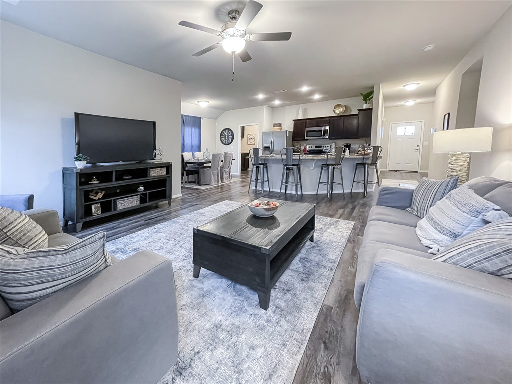 WALNUT HILL SUB PH V-PEA RIDGE - Residential