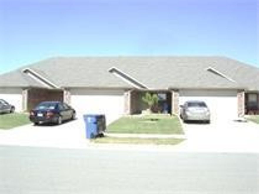 Great location close to everything Bentonville has to offer. This 3 bedroom, 2 bath duplex is just off of Hwy 102 in Bentonville and comes with all appliances,  a 6 ft privacy fenced yard and lawn care is also included! This won't last long!