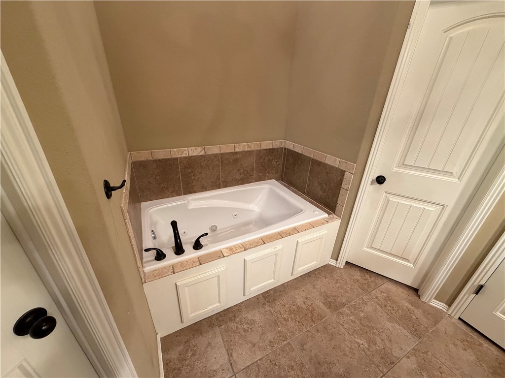 Riverwalk Farm Estate Ph Ii Bentonville - Residential Lease