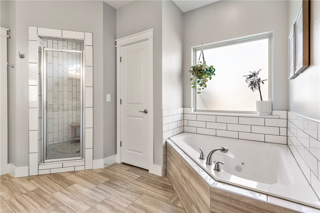 Waterford Estates At Hissom Ranch - Residential