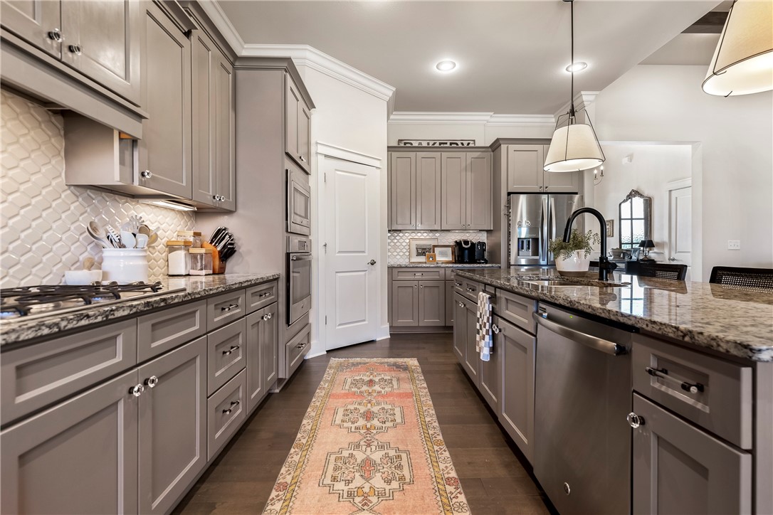 Waterford Estates At Hissom Ranch - Residential