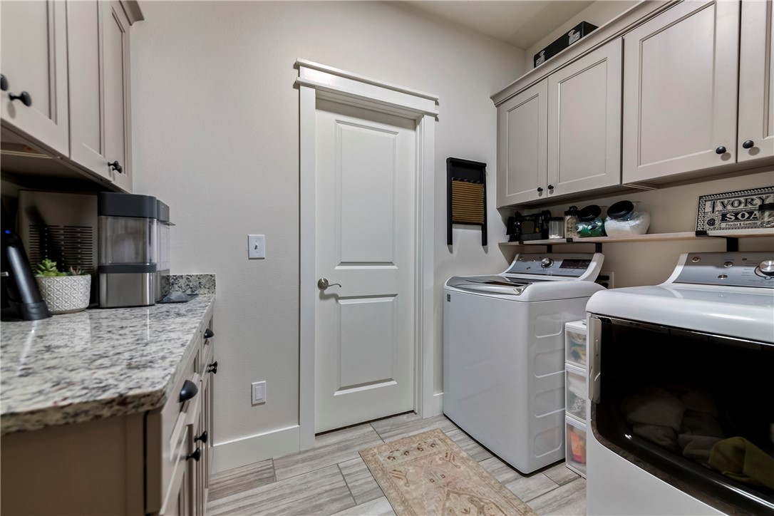 Waterford Estates At Hissom Ranch - Residential