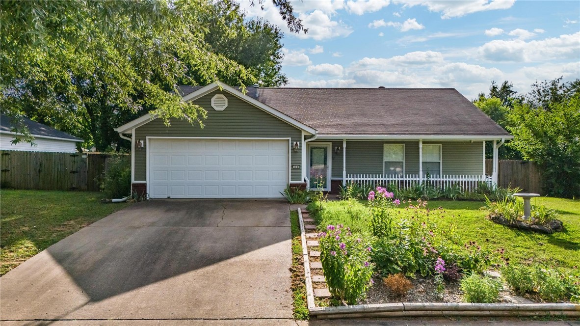 This well-maintained 3 bed, 2 bath home in Fayetteville offers 1:1 net metering solar panels for major savings on electric bills. Located in a quiet neighborhood, includes a smart lock and lawn care. Refrigerator, dishwasher, stove/oven, and built-in microwave all convey.