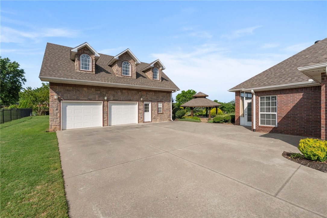 Summerbrook Place - Residential