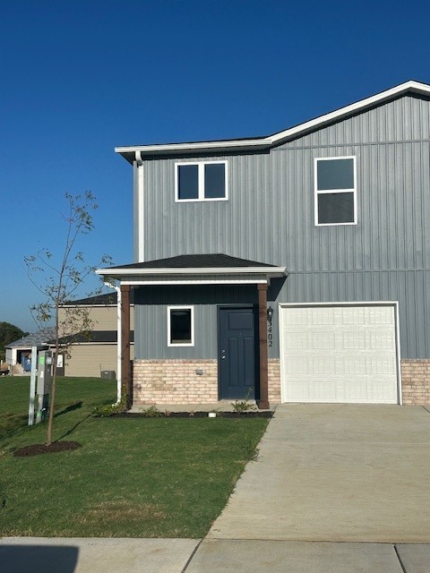 Brand New Construction duplex unit in a quiet Bentonville neighborhood. This 3-bedroom, 2-bathroom features an open-concept living area, modern kitchen with stainless steel appliances, and a spacious backyard perfect for relaxing or entertaining. Conveniently located near schools, parks, shopping, and just minutes from downtown Bentonville. Don't miss your chance to call this charming property home!