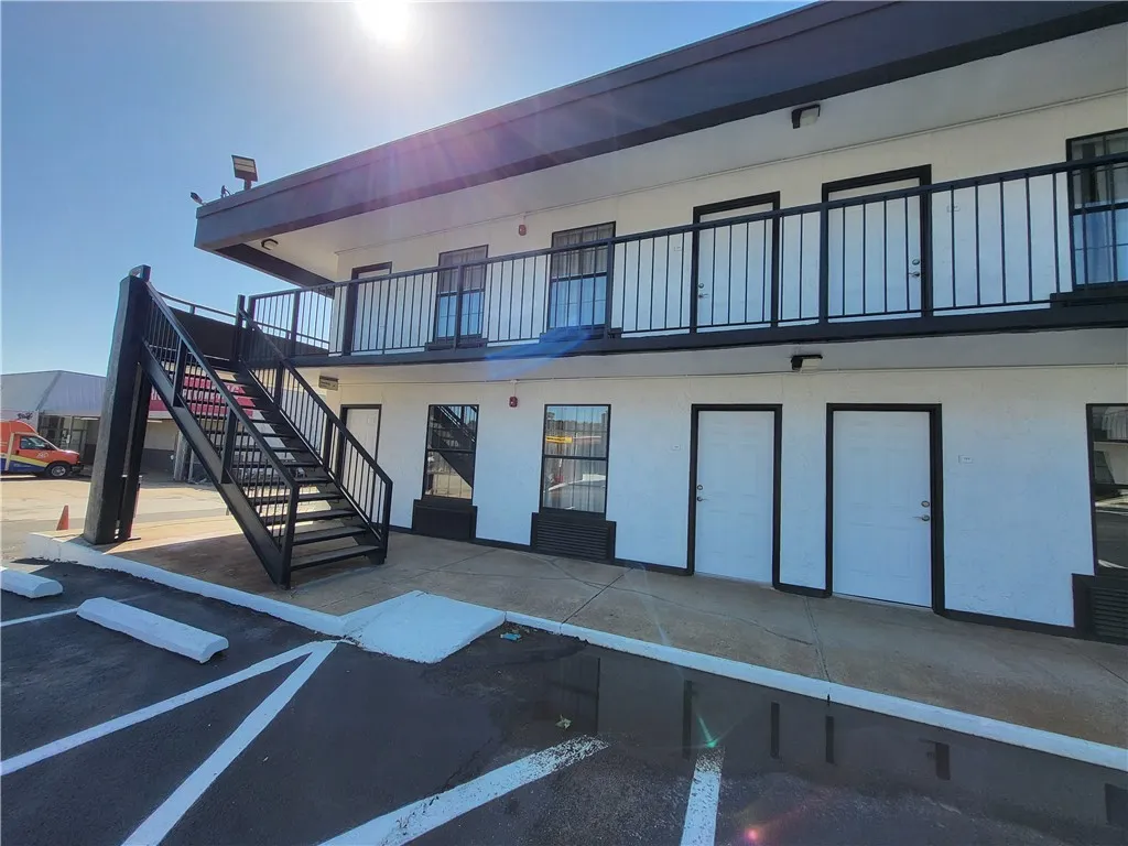 Fayetteville, Arkansas 72701, United States, ,Residential,Active,105743