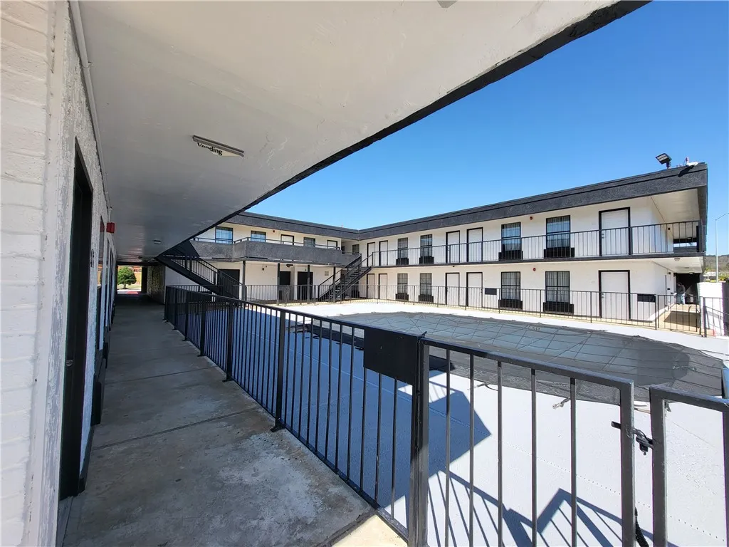 Fayetteville, Arkansas 72701, United States, ,Residential,Active,105743