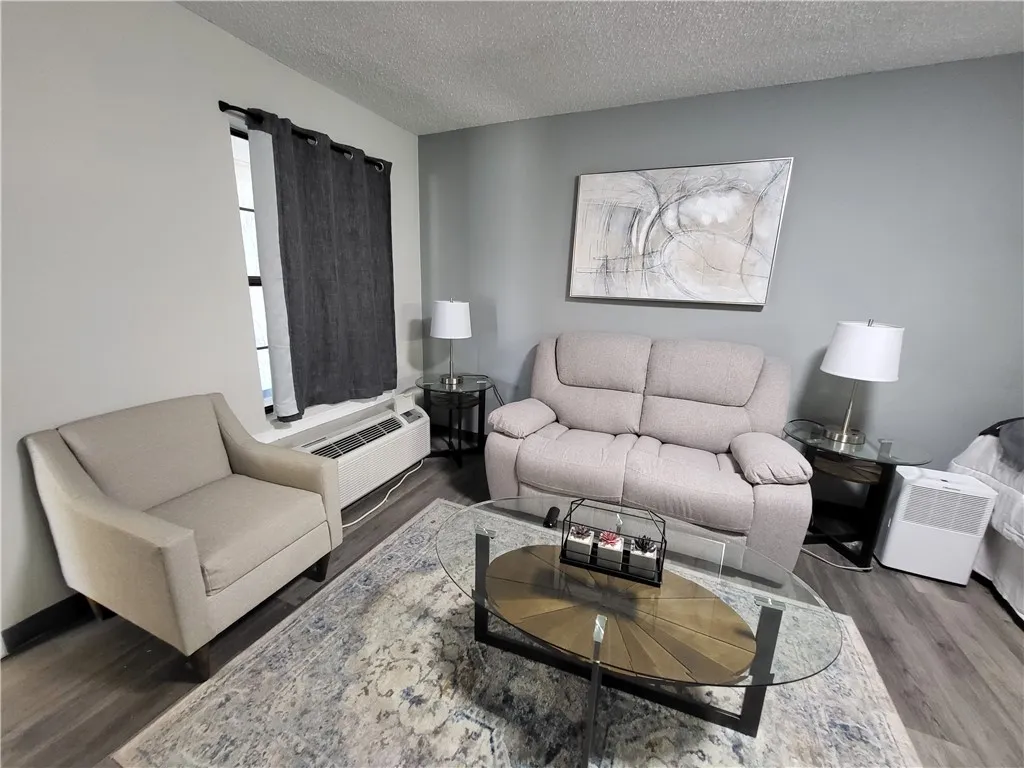 Fayetteville, Arkansas 72701, United States, ,Residential,Active,105743