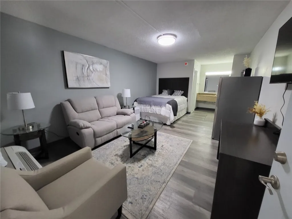 Fayetteville, Arkansas 72701, United States, ,Residential,Active,105743