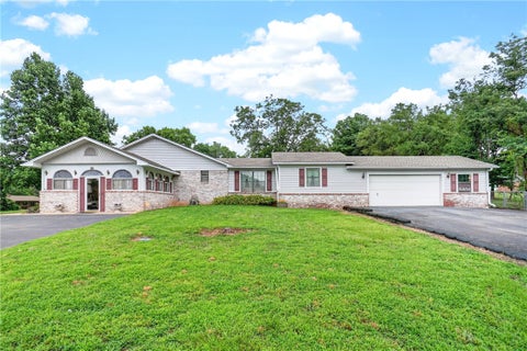 Photo of 20 Bakers Creek Road, Russellville, AR 72802 (MLS # 1353215)