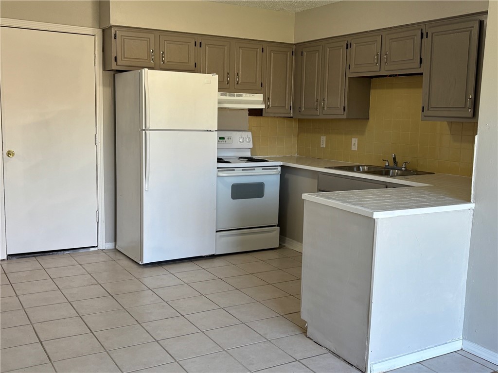 Sunset Estate - Residential Lease