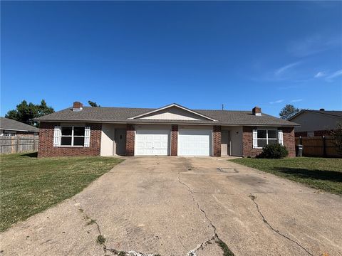 Photo of 707 S 24th Street, Rogers, AR 72758 (MLS # 1324866)