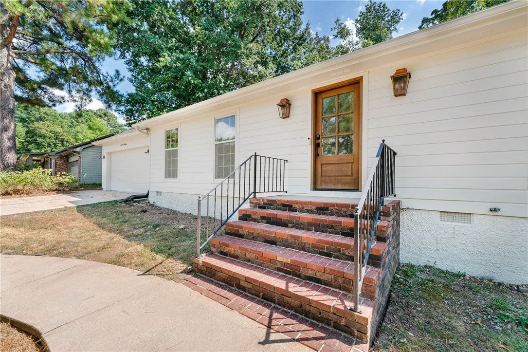 1819 E Viewpoint Drive