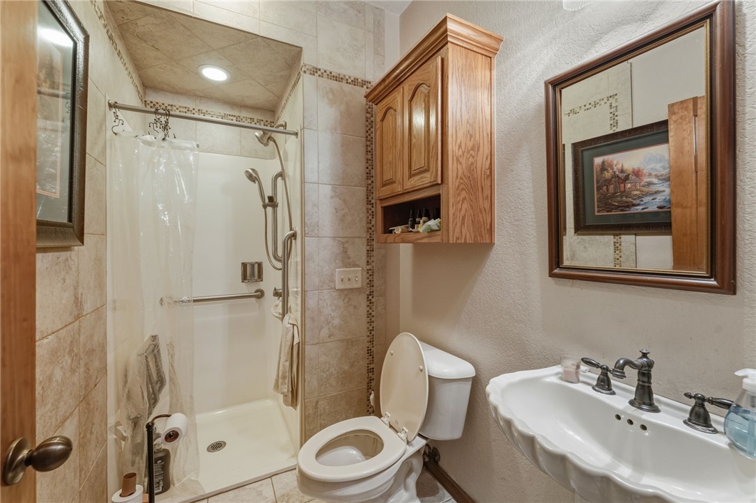 15-19-32-RURAL - Residential