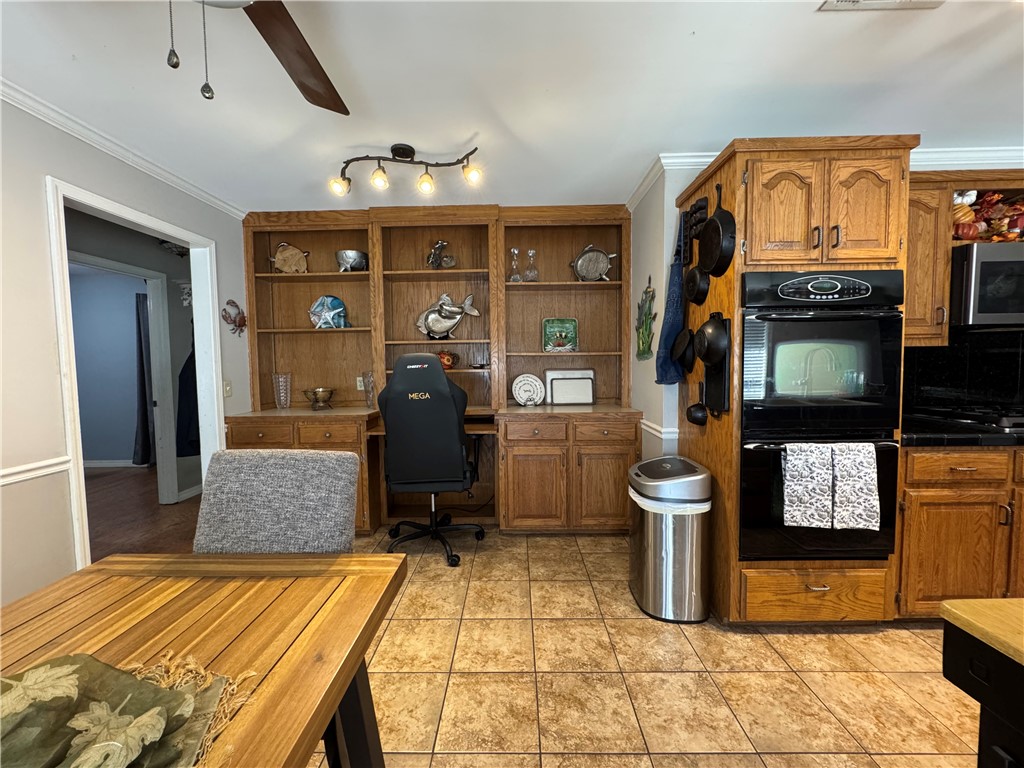 Skyline Manor - Residential