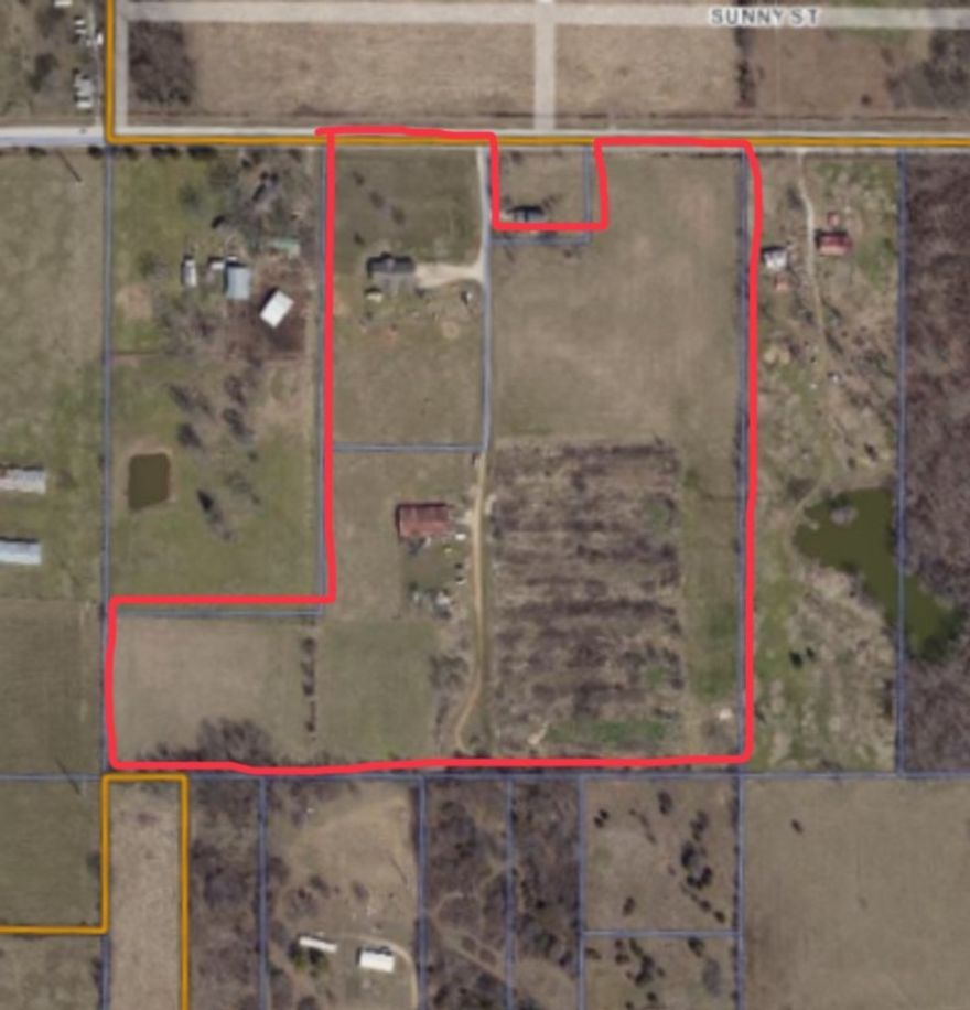 Really nice property with plenty of Hwy frontage, just minutes from town.  Lots of potential!!