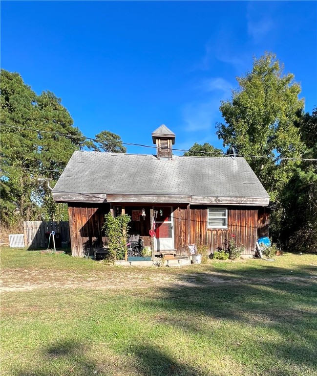 Investors, developers, or any one looking to build a home close to Beaver Lake. This home and 2+ acres is perfect for a home rehab or to start over fresh with a new build. Only 1 mile from the prairie creek boat launch. Level lot site perfect for a future home. Current home is on a septic system, with public water. This is a great opportunity that you do not want to miss. Also see MLS number 1202099