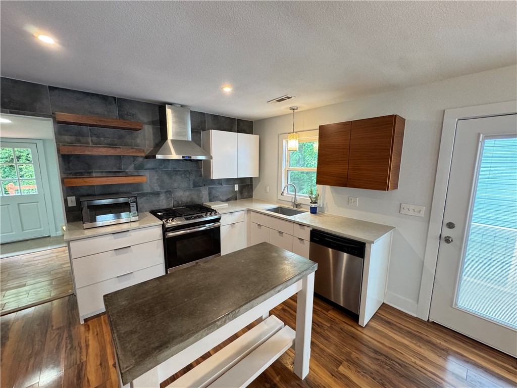 Elams Sub - Residential Lease