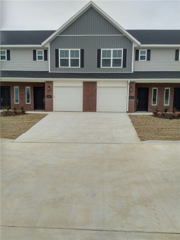 Nice Executive Rentals in the heart of NWA close to the best shopping, dining, and entertainment. Home features 3 bedrooms, 2.5 bathrooms, 1 car garage, all appliances, nice back patio for entertaining, large master bath, great floorplan with many upgrades. Come take a look you'll be glad you did.