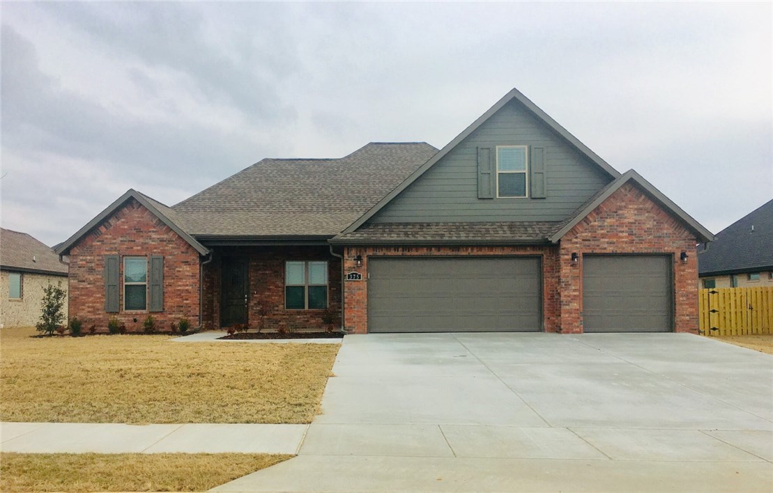 Wonderful split floor plan with open kitchen & living area. Granite countertops. Upstairs room can either be 4th bedroom or bonus room with full bath. Sod and landscaping. Must see!