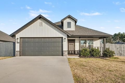Photo of 2509 S D Street, Rogers, AR 72758 (MLS # 1332203)