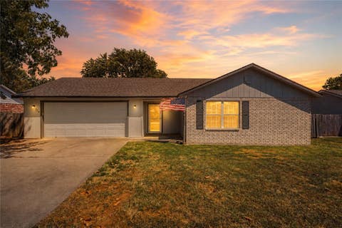 Photo of 714 Bloomfield Street, Gentry, AR 72734 (MLS # 1359724)