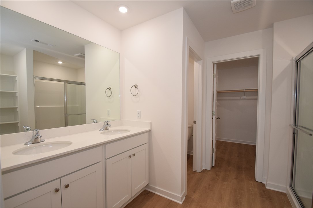 Wagon Wheel Crossing - Residential Lease