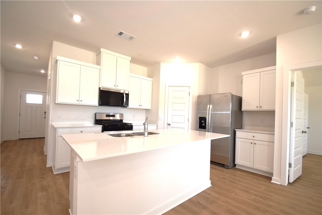 Wagon Wheel Crossing - Residential Lease