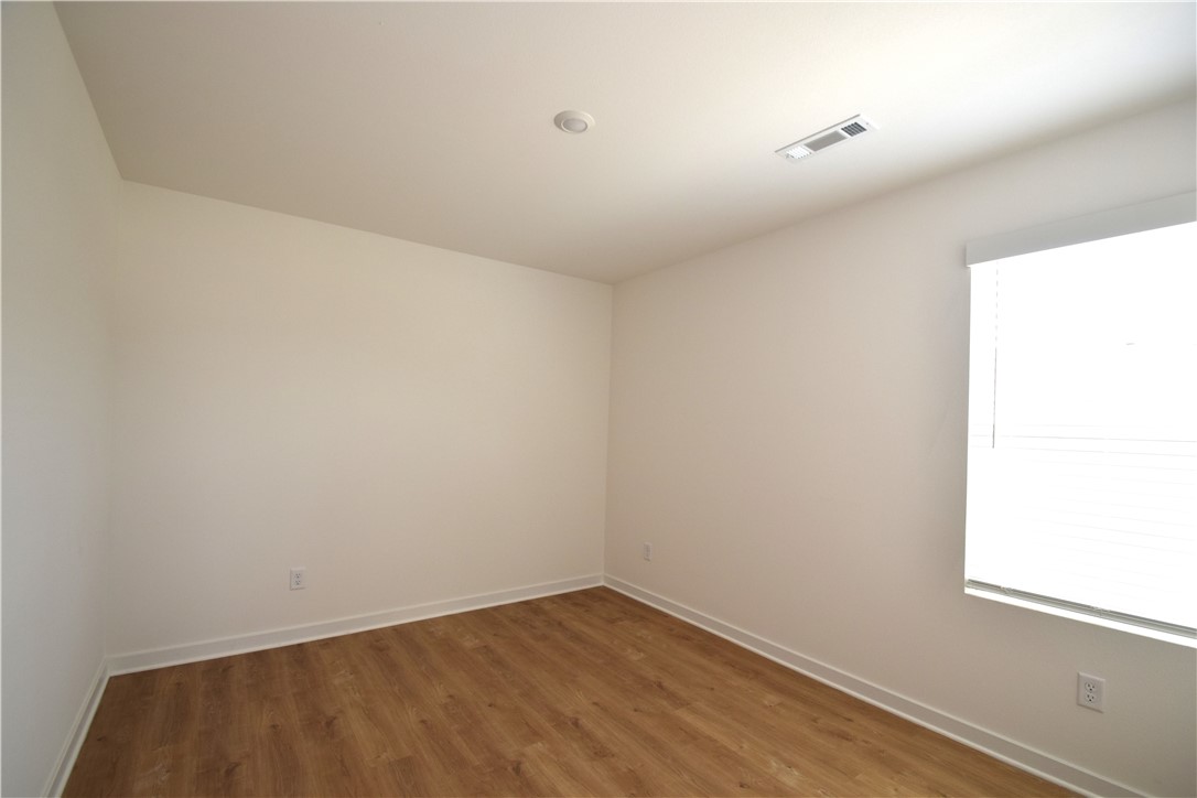 Wagon Wheel Crossing - Residential Lease