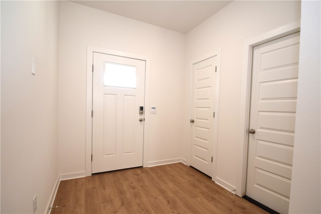 Wagon Wheel Crossing - Residential Lease