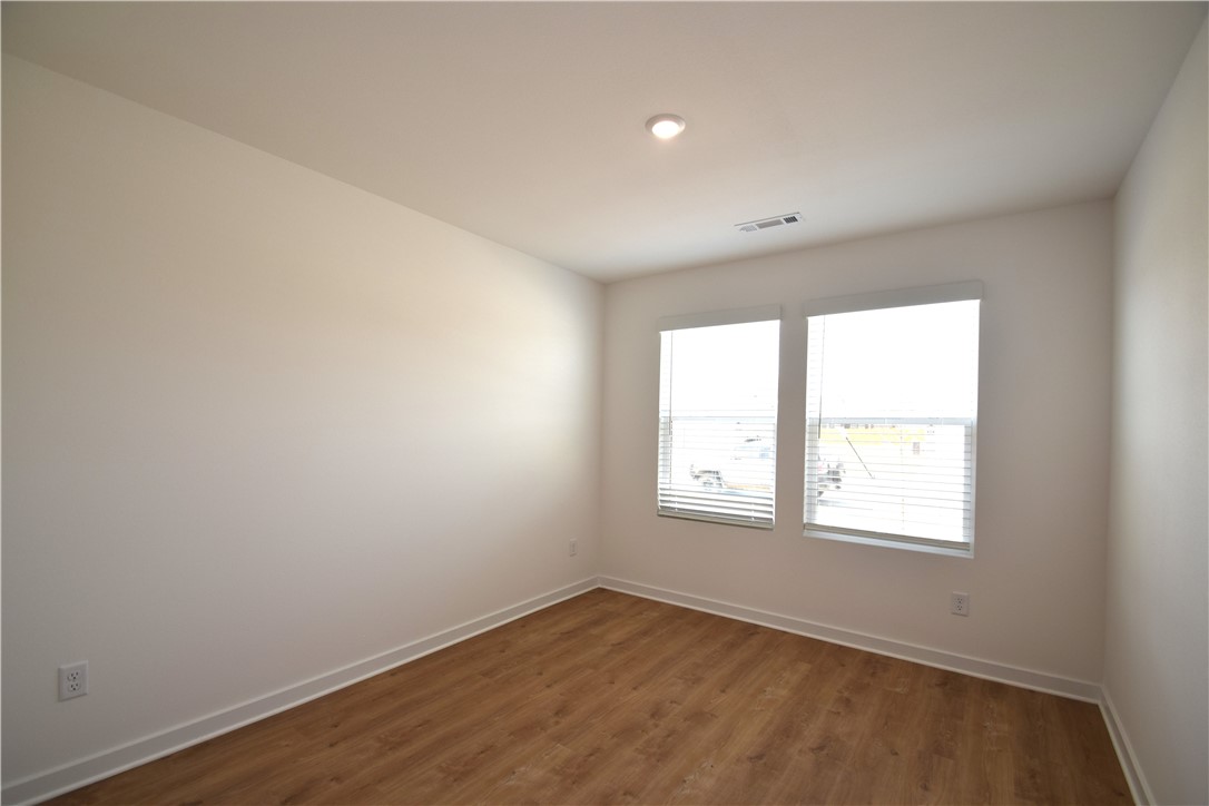 Wagon Wheel Crossing - Residential Lease