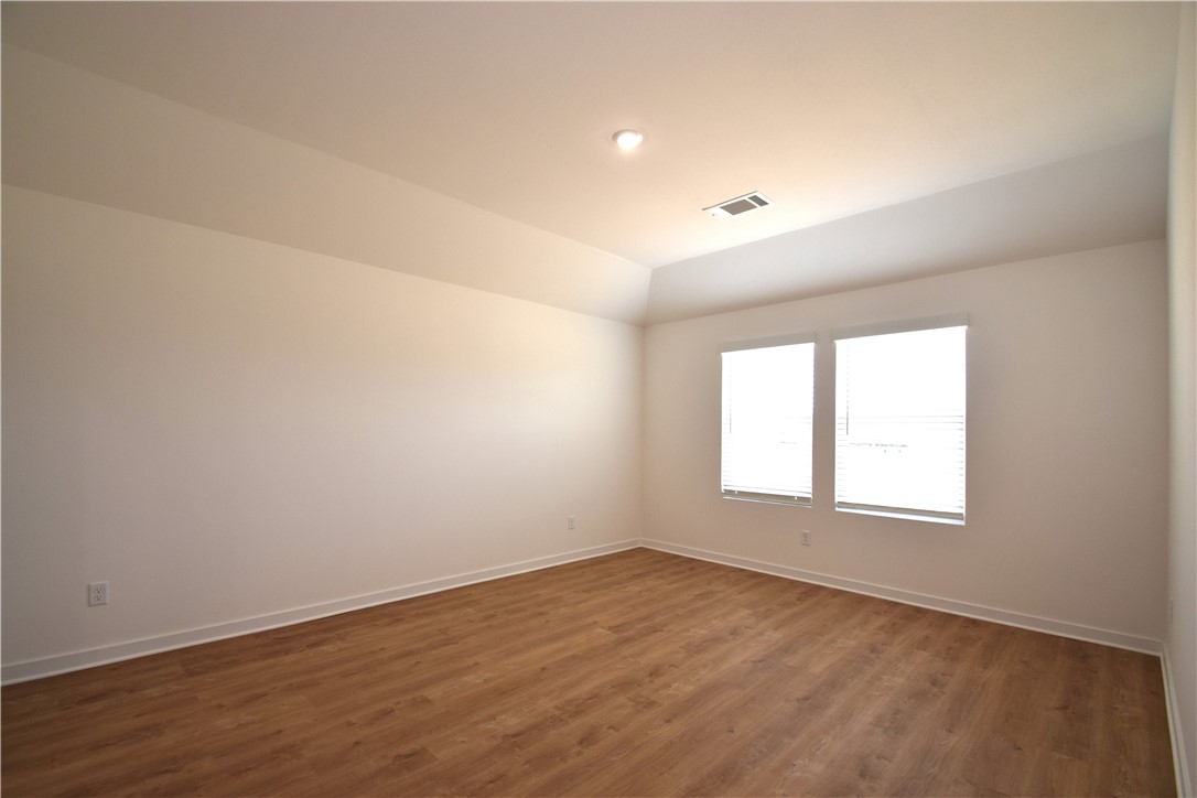 Wagon Wheel Crossing - Residential Lease