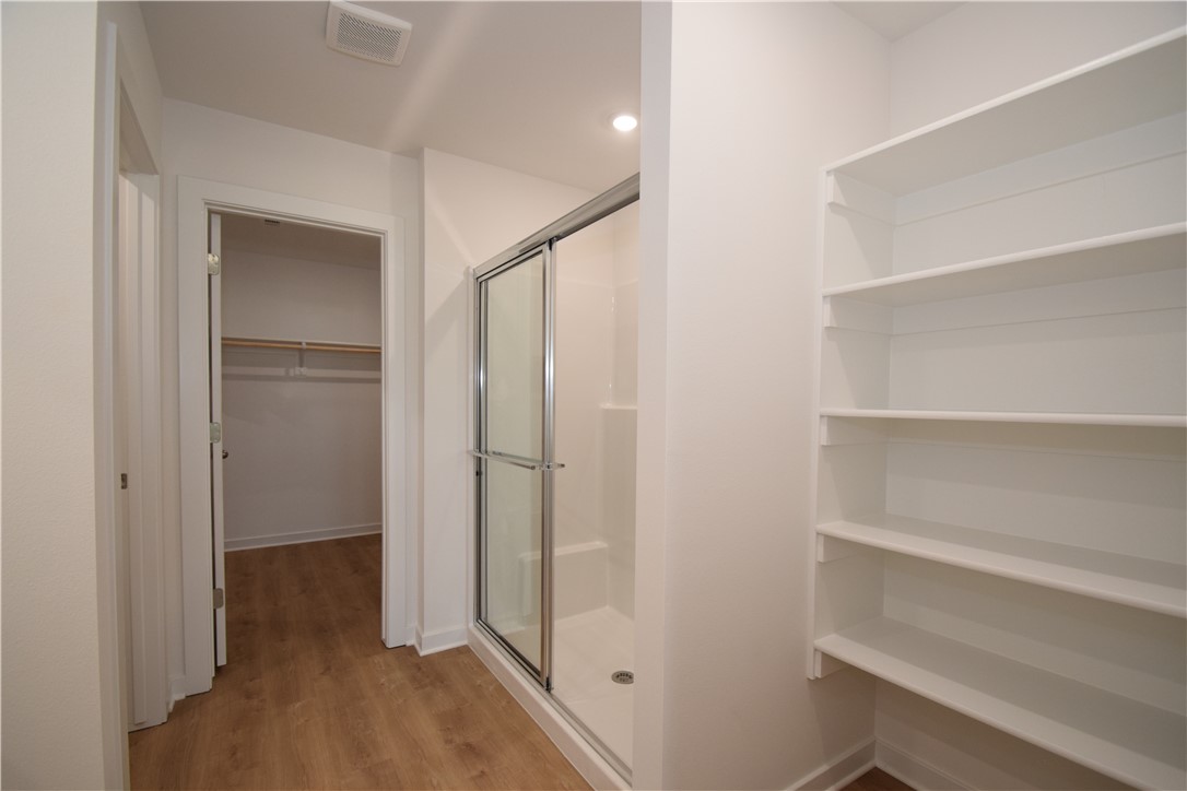 Wagon Wheel Crossing - Residential Lease