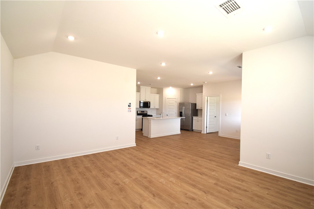 Wagon Wheel Crossing - Residential Lease