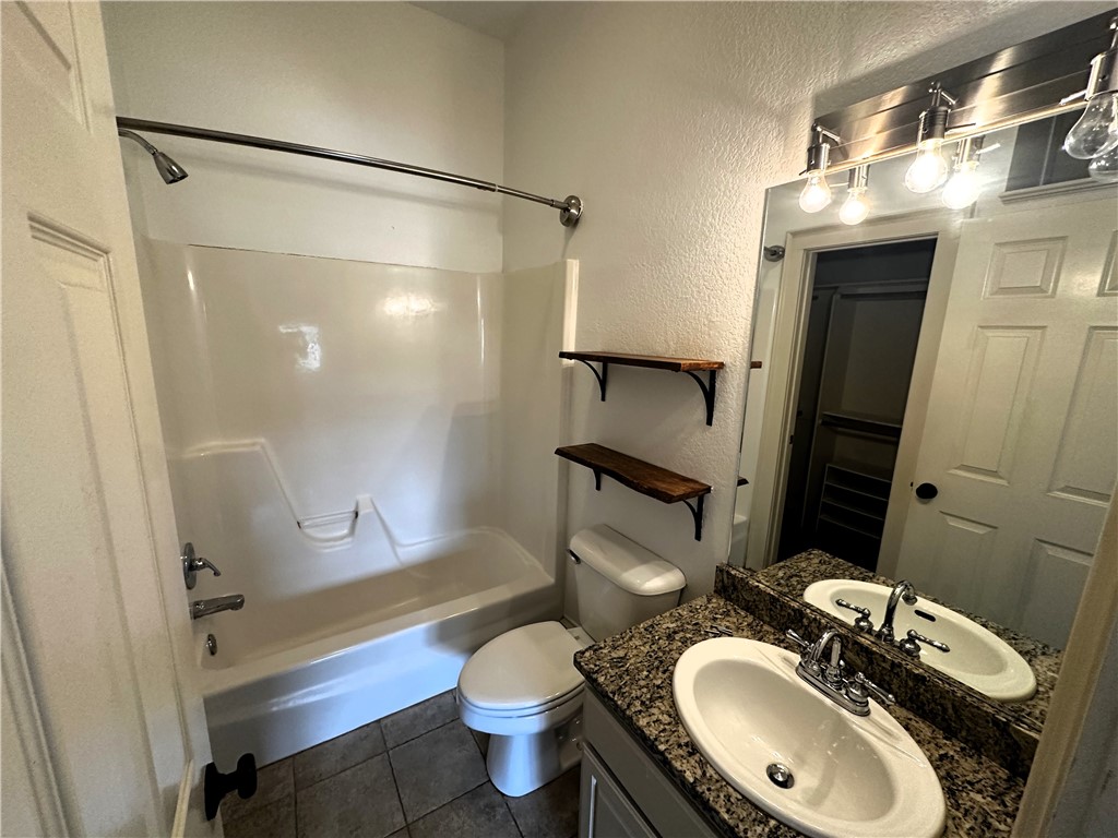 Rollston Bldg Condos - Residential Lease