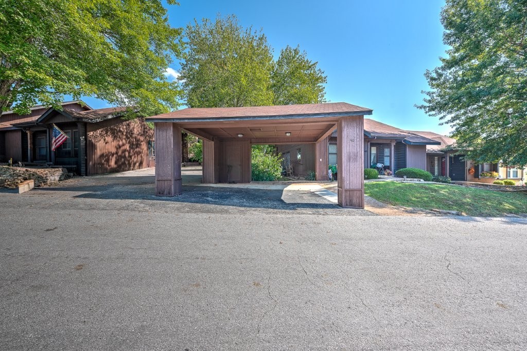 Melanie Courts Bvv - Residential