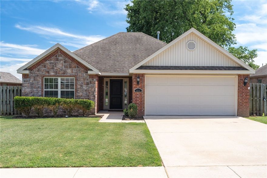 This Charming 3-bedroom, 2-bath home is located in the heart of Siloam Springs, meticulously maintained with a fresh coat of paint and move-in ready. Featuring a spacious 2-car garage and yes, all appliances are included. Enjoy a peaceful neighborhood with sidewalks and a beautifully landscaped, fenced backyard with mature trees. Cozy up by the fireplace on those cool days or enjoy the privacy of the back yard in this inviting, well-cared-for residence. Just outside of the neighborhood is Allen Elementary School, Siloam Springs Intermediate School, as well as the City of Siloam Springs Aquatic Center.