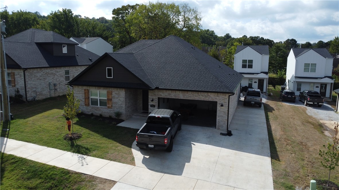 8-16-30 FAYETTEVILLE OUTLOTS - Residential Income