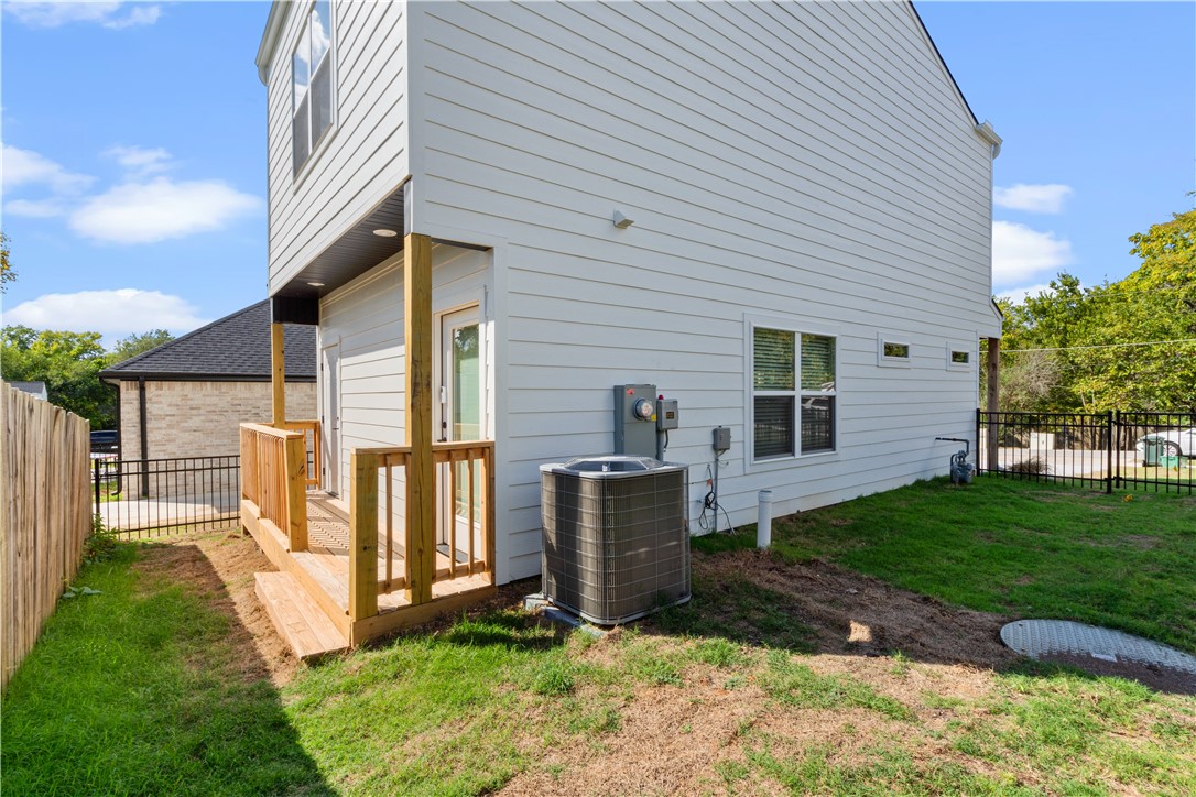 8-16-30 FAYETTEVILLE OUTLOTS - Residential Income