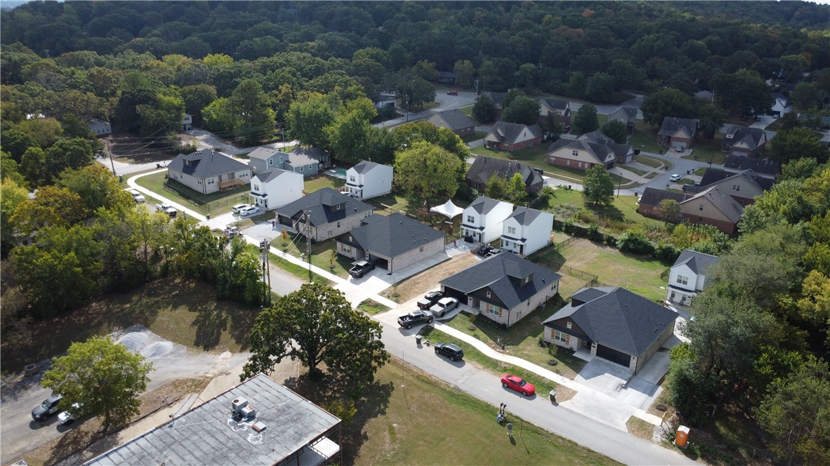 8-16-30 FAYETTEVILLE OUTLOTS - Residential Income