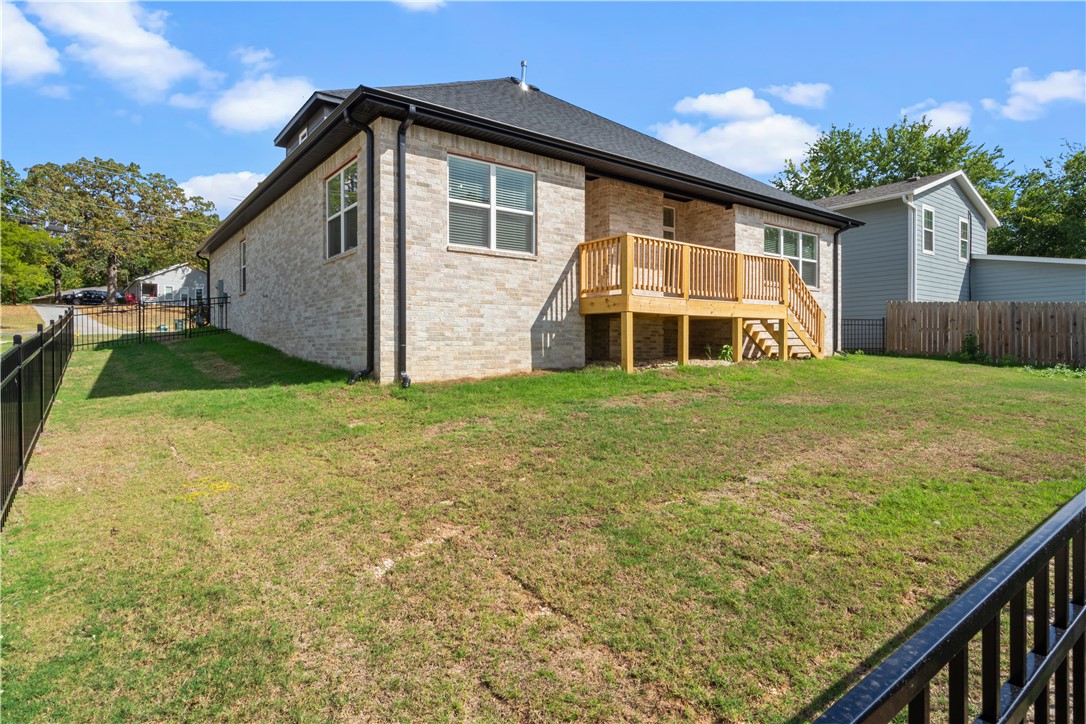 8-16-30 FAYETTEVILLE OUTLOTS - Residential Income