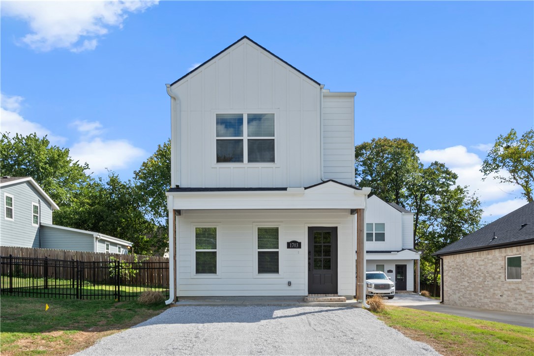 8-16-30 FAYETTEVILLE OUTLOTS - Residential Income