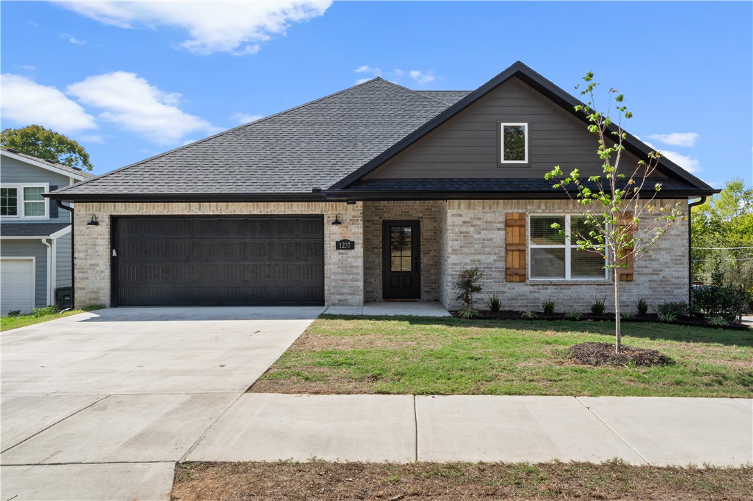 8-16-30 FAYETTEVILLE OUTLOTS - Residential Income