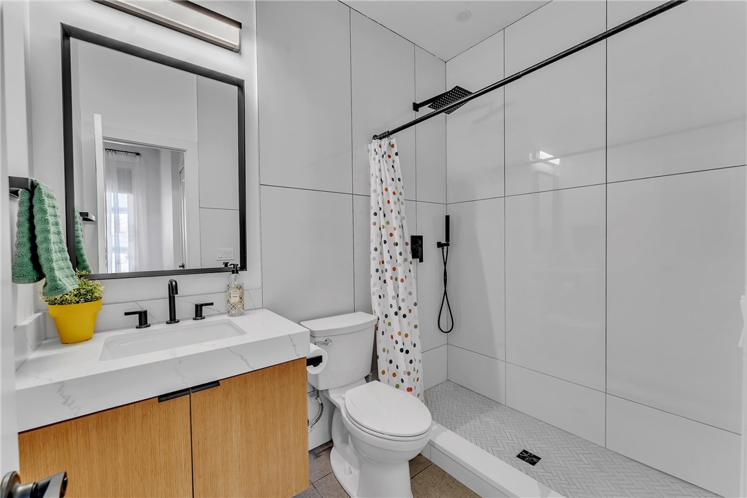 Pinnacle Sub Ph 1, The Rogers - Residential