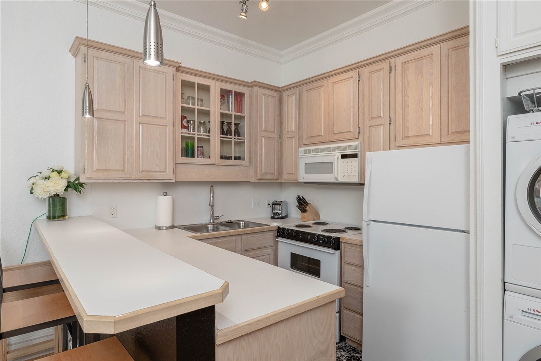 Rollston Bldg Condos Hpr - Residential