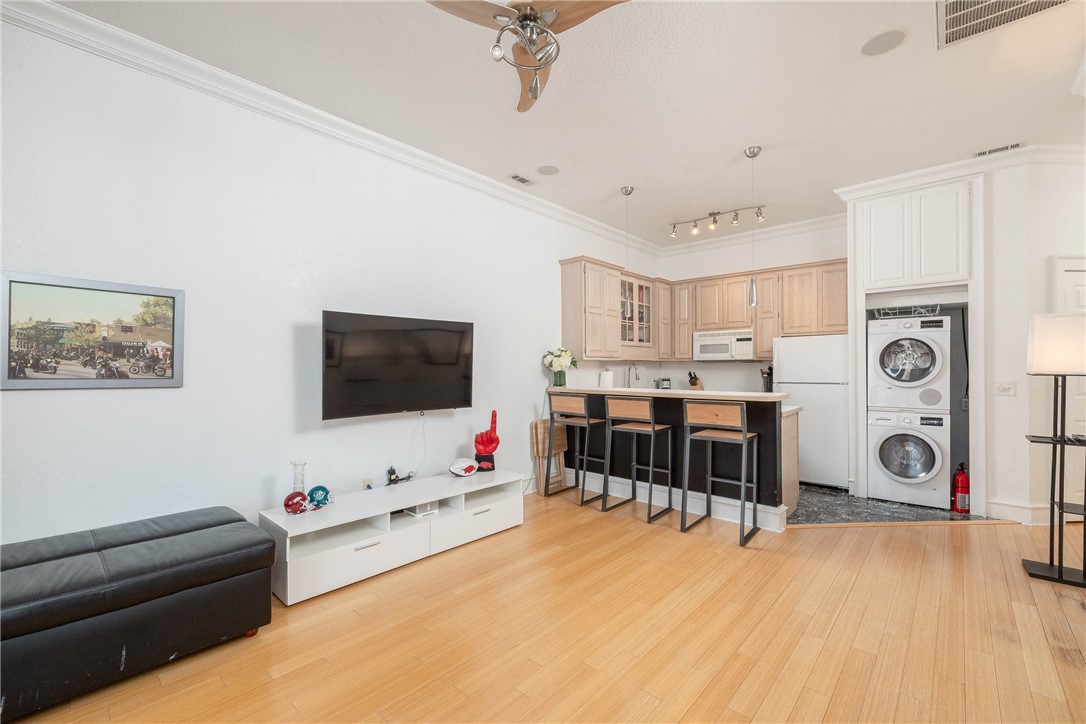 Rollston Bldg Condos Hpr - Residential